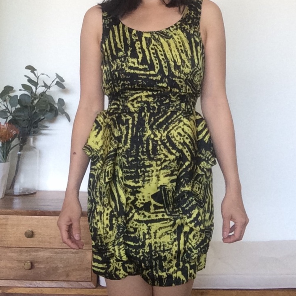 Keyhole back peplum dress